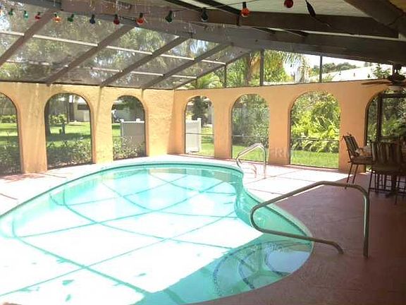 3rd image of 4215 Dryden Cir