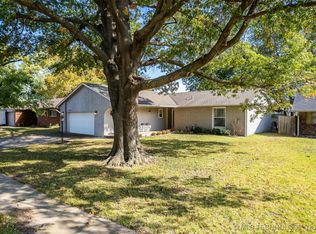 1109 N Hickory Ct, Broken Arrow, OK 74012