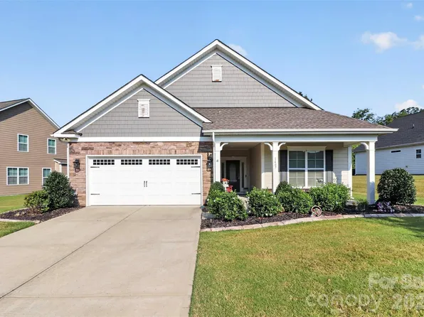 1407 Curling Creek Dr, Indian Trail, NC 28079