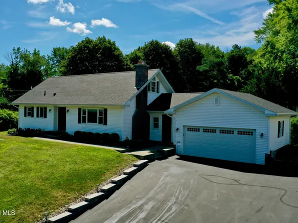 364 Pinewoods Avenue, Troy, NY 12180