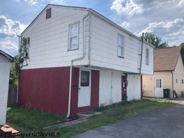 135 Preston Aly, Weston, WV 26452
