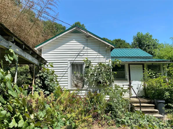 1313A N Fairview Dr NW, Lenoir, NC 28645