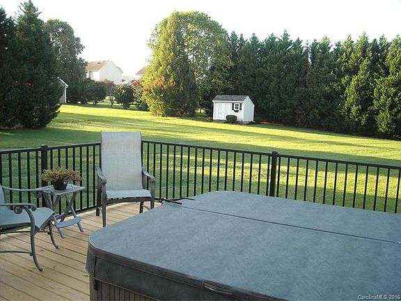 3rd image of 270 Corona Cir