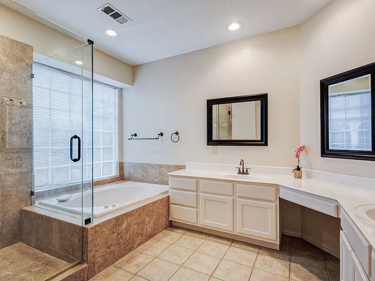 2816 Lakehollow Ln — Photo 25