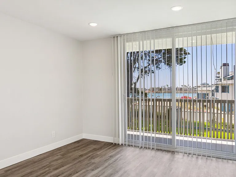 4200 Harbor Blvd — Photo 71