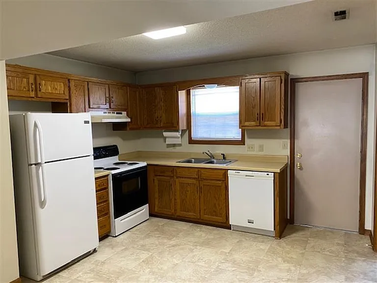 829 Sunflower St #3 — Photo 5