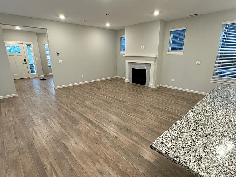6947 SE Red Alder St — Photo 5