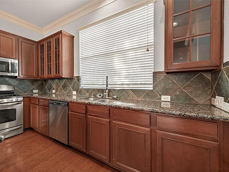 3308 Clearview Cir — Photo 10