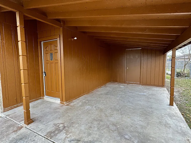 1104 Siesta Dr — Photo 11