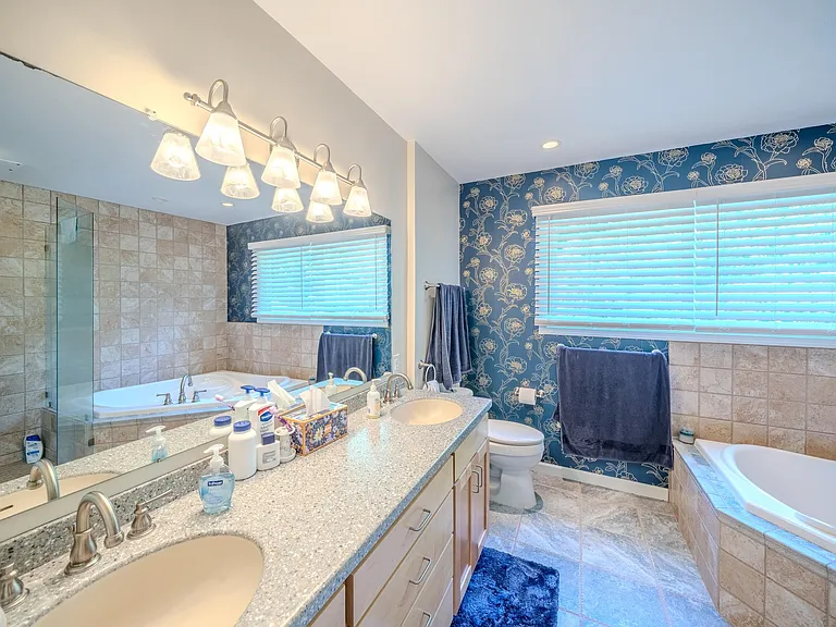 332 Flower Dr — Photo 20