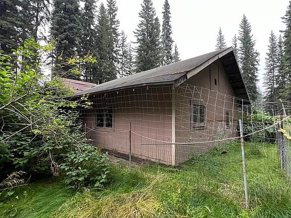 2nd image of 2484 Outside Blvd