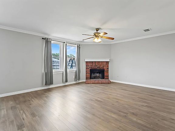 4th image of 2923 Glendale Dr