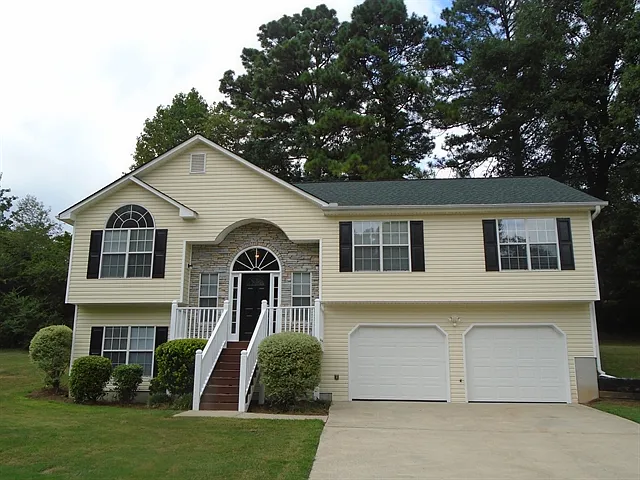 3 bed, 2.0 bath, 1502 sqft, $2,030 — Photo 1