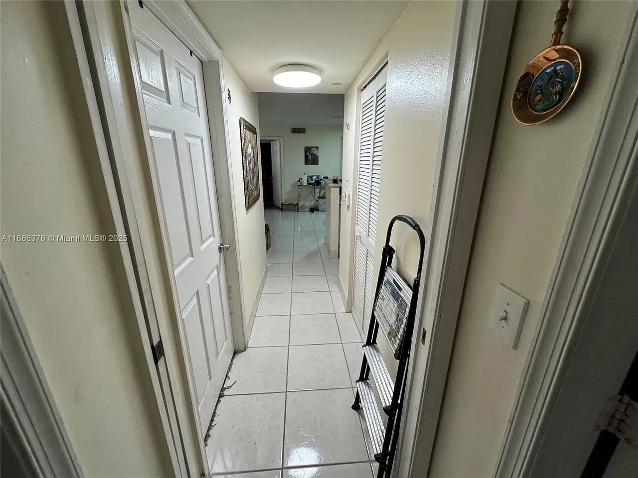 3 bed, 1340 sqft, $2,750 — Photo 2