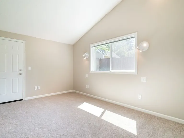 4804 SW Palatine St — Photo 18