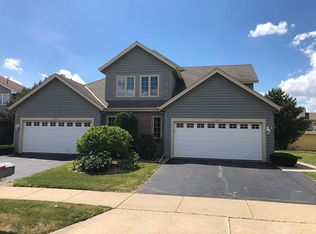 2034 Mount Vernon Dr, Waukesha, WI 53186