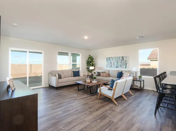 2392 Tapatio Dr, Bullhead City, AZ 86442