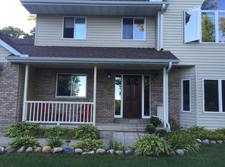 258 Frydrych Ln, Armstrong Creek, WI 54103