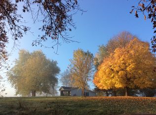 7425 Sparrow Rd, Hopedale, IL 61747