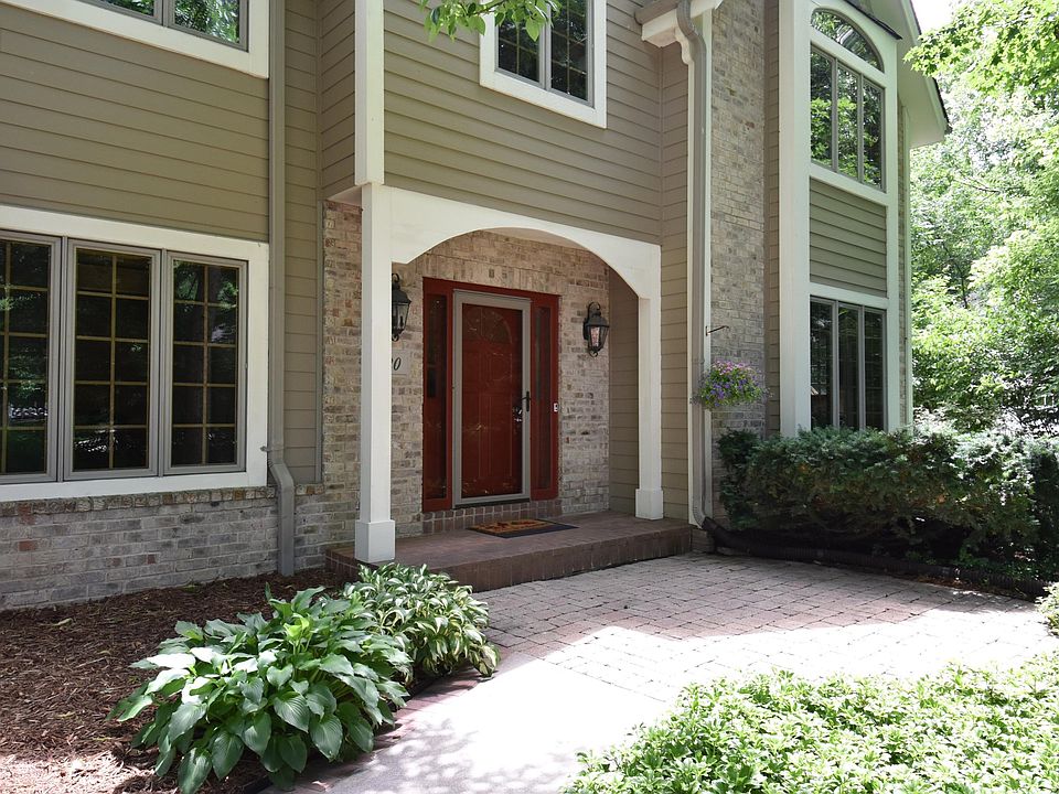 1st image of 5120 S La Salle Dr