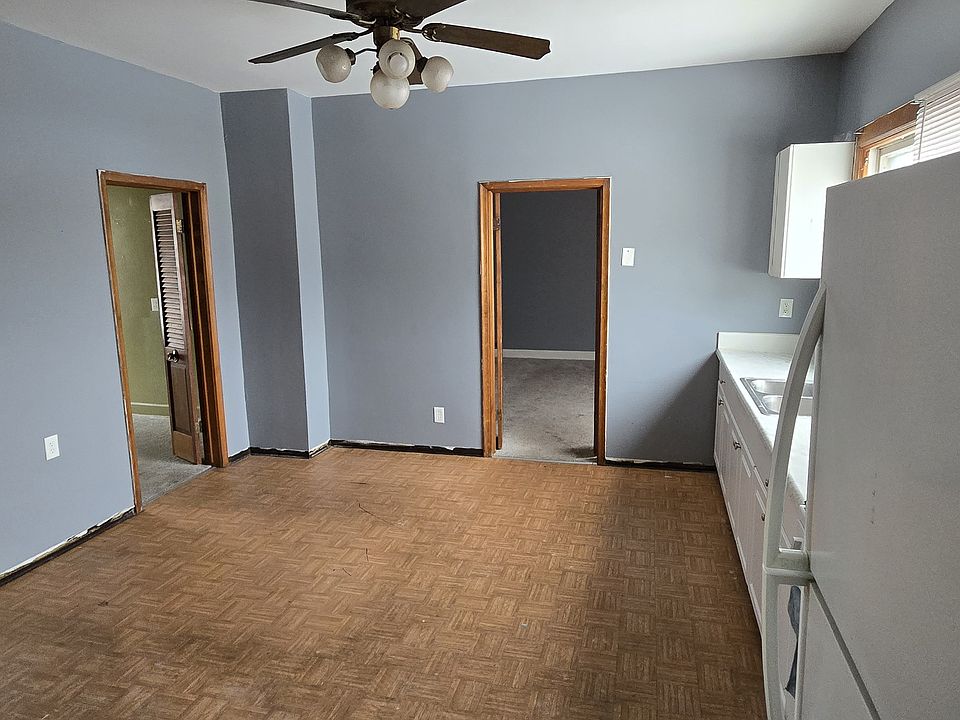 1st image of 10224 Conant St #101