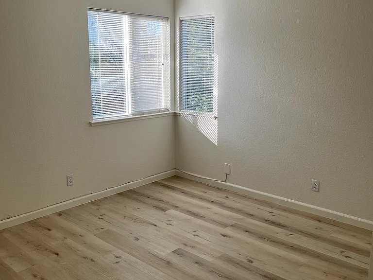 525 Wicklow Dr — Photo 80