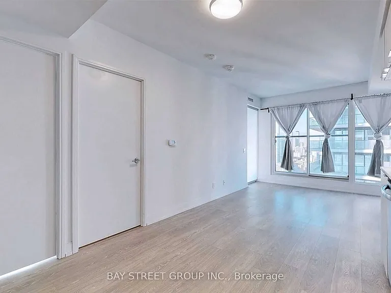 181 Dundas St E #4311 — Photo 7