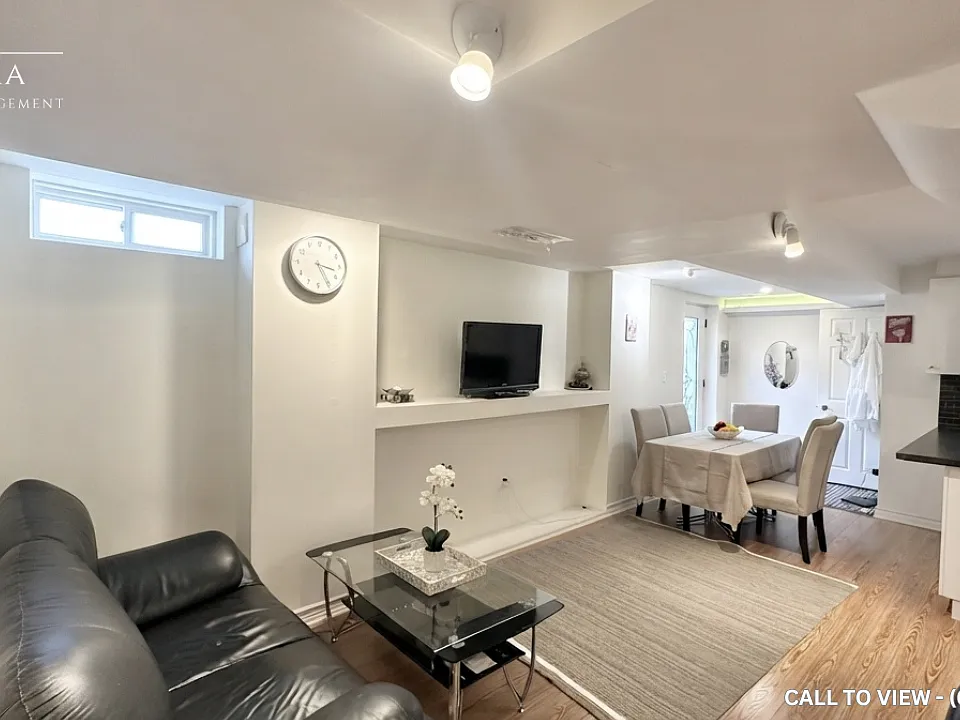53 Hawkes Dr