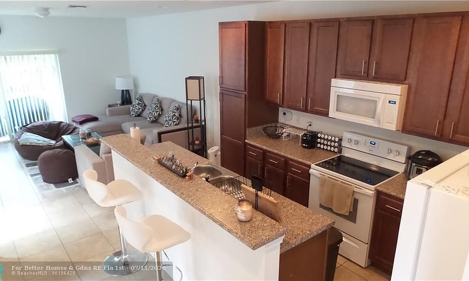 1st image of 5912 Woodlands Blvd