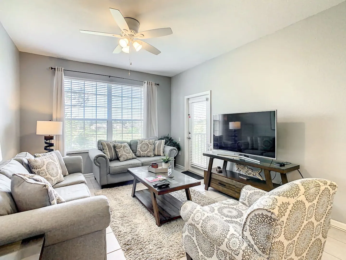 Windsor Hills Fun Lake View Mickey Disney Condo — Photo 4