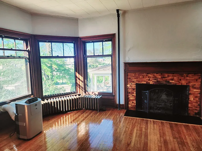 317 Fulton St E #1 — Photo 3