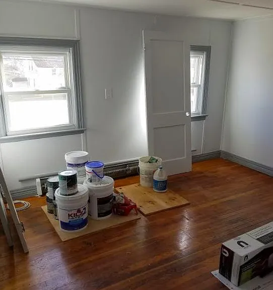 469 N Main St — Photo 3