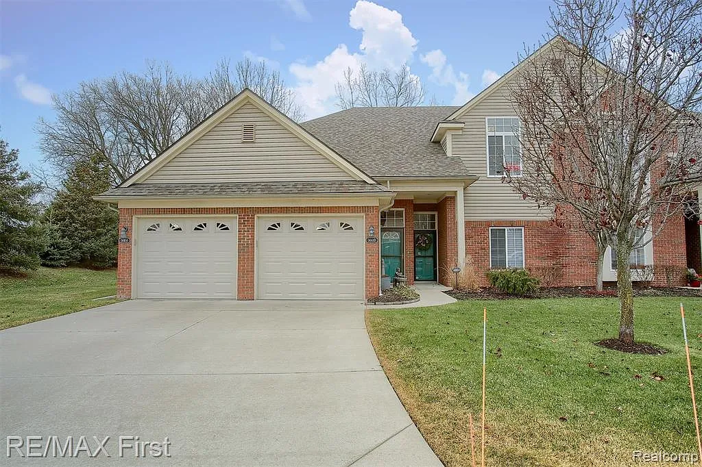 2 bed, 2.0 bath, 1558 sqft, $1,950 — Photo 1