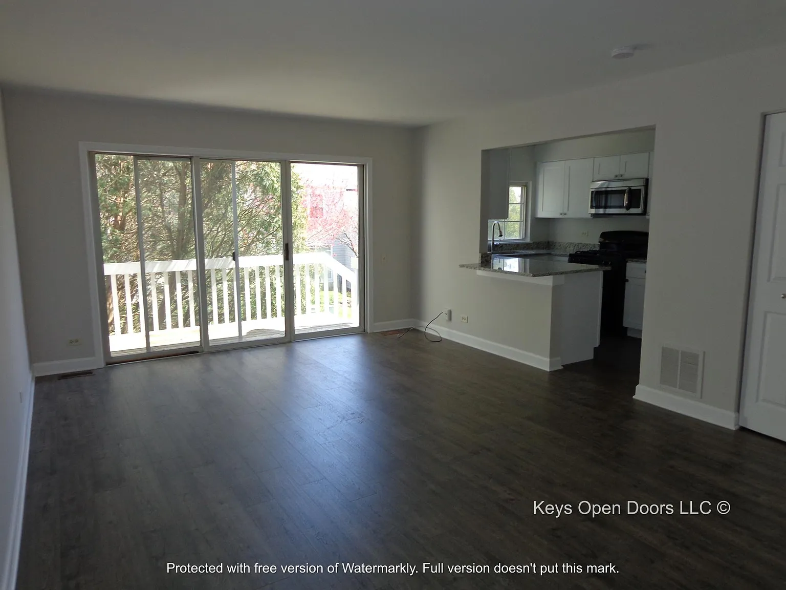 159 Half Moon Cir photo 1