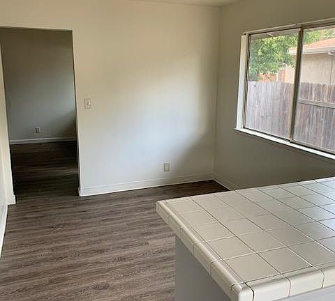 3rd image of 10420 Buena Plaza Cir