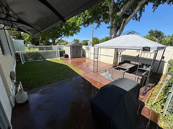 4th image of 1196 SW 112th Way