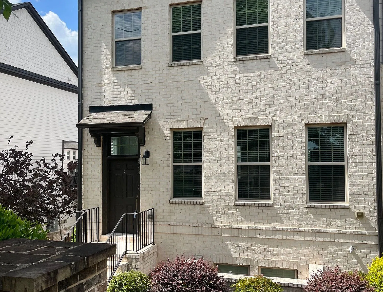 4 bed, 3.5 bath, 2673 sqft, $4,000 — Photo 1