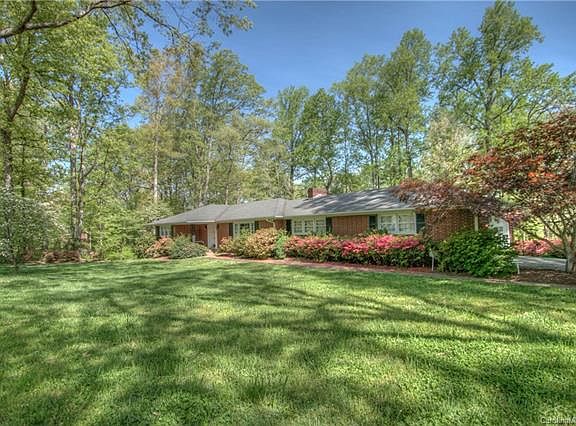 2nd image of 112 Kingstree Dr