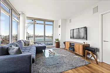 2 Northside Piers, #20L