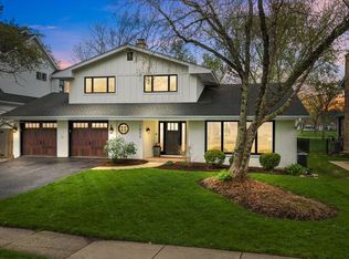 1033 Royal Saint George Dr, Naperville, IL 60563