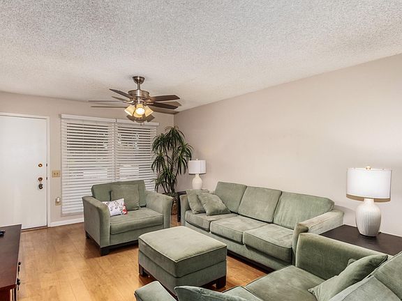 3rd image of 18227 N Stonebrook Dr