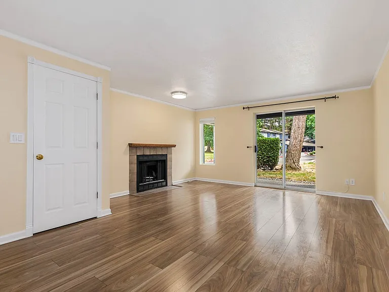 280 Newport Way NW #B-15 — Photo 8
