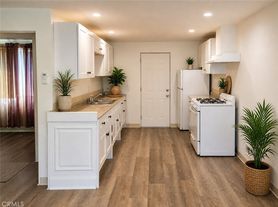 6911 Baird Ave, Reseda, CA