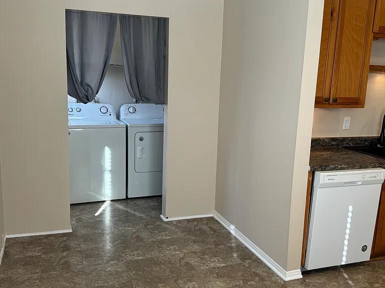 5625 W 83rd St — Photo 5