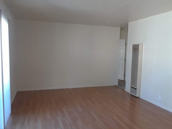 4th image of 1600 Broadway St APT 6