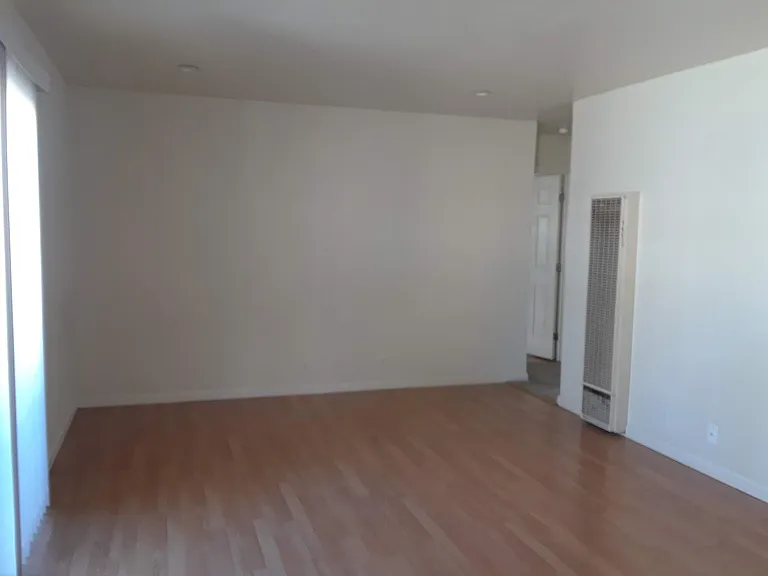 1600 Broadway St #6 — Photo 4