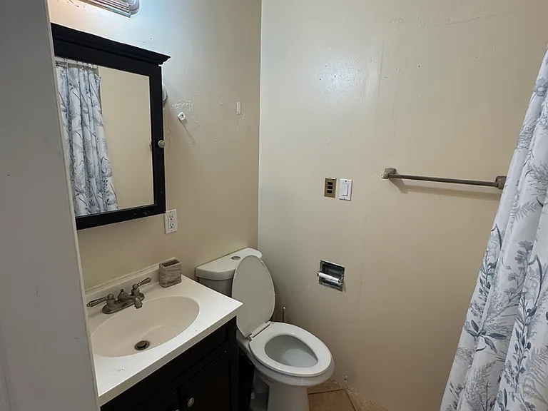1033 W Micheltorena St — Photo 13