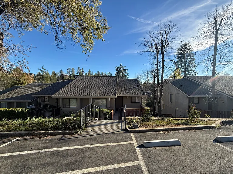 504 Dogwood Dr #4 — Photo 6