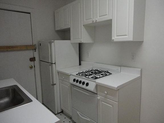 2nd image of 22395 N Bissell St #3M