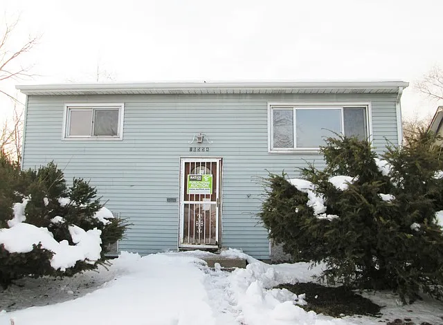 16554 Park Ave photo 1